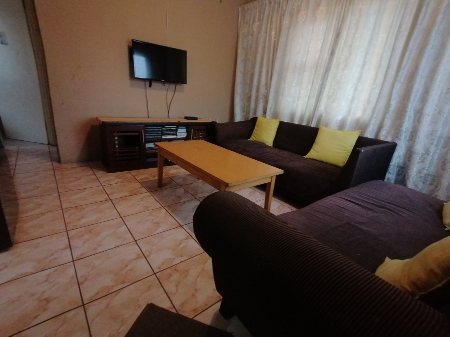 6 Bedroom Property for Sale in Heather Park Western Cape